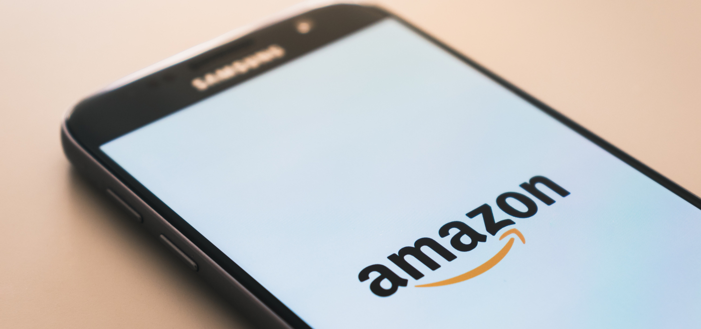 Πως η Amazon χειραγωγεί και εκμεταλλεύεται τους πελάτες της για να παραμείνουν συνδρομητές